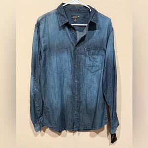 Men’s Helix Athletic Fit Medium Denim Button Down Long Sleeve. NWT